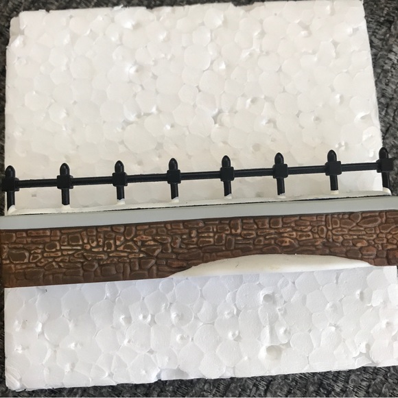 Heritage Village Collection Dept 56 Churchyard Fence Extensions set of 4 - Picture 7 of 8